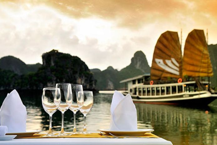 Ngày 2:Vịnh Hạ Long - Đảo Ti Tốp - Hà Nội